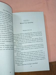 Trading &amp; Investing Like Warren Buffett 2 Books Se