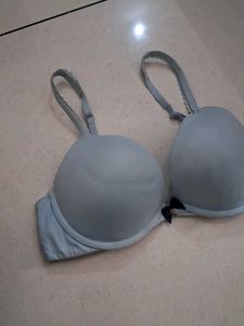 34C VS padded bra