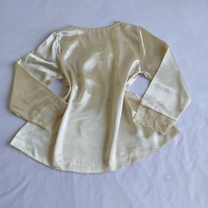 Elegant vintage Satin top✨️✨️