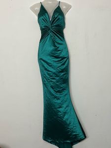 Pintresty Elegant Green Satin Evening Gown