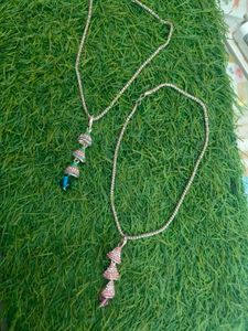 Elegant Pendant Necklaces Set