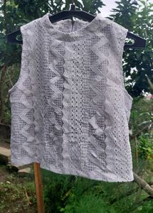 Elegant Lace Sleeveless Top