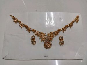 Stunning Gold-Plated Necklace &amp; Earrings Set