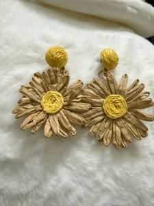 Daisy Raffia Earrings
