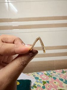 V-Shaped Ring with Sparkle