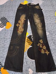 Embroidered bootcut Jeans with free 🎁