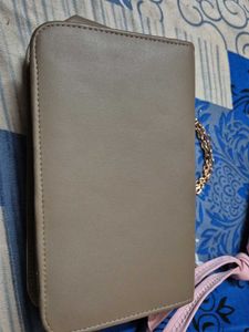 Chic Two-Tone Clutch Bag with Gold Chain