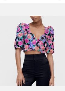 Zara Floral Puff Sleeve V-Neck Cropped Top