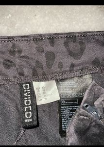 Animal Print Skinny Pants