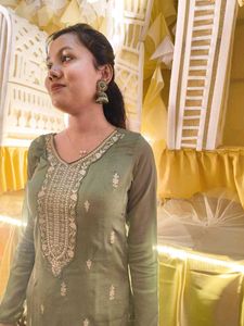Elegant Embroidered Kurta for Women
