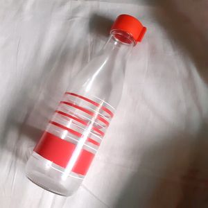 New &amp; Unused Glass Bottle And 4 Glasses Cup Sipper