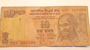Rare ₹10 Fancy Number Note – 200300 Serial! 💵✨