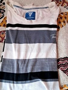 Branded tshirt buy1 get 1as freebies