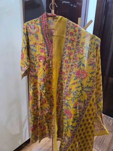 🎉Today only🎉Vibrant Floral Print Kurta Set