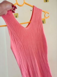 Ribbed V-Neck Sleeveless bodycon