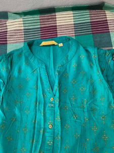 AVAASA MIX N MATCH Kurta Size S