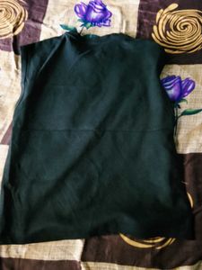 Sleeveless Crew Neck Top