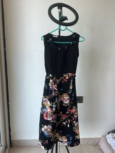 Chic Black Floral Dress midi