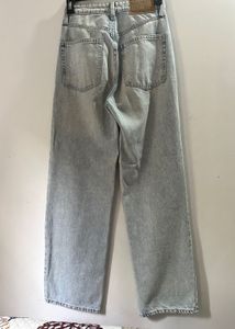 H&amp;M Light Wash loose straight high waist jeansJean