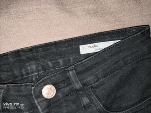 🖤 Trendy Black Flared Jeans 🖤