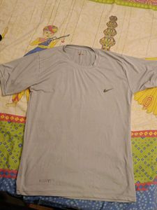 Nike Dri-FIT T-Shirt
