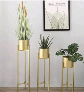 Set Of 3 Light Weight Metal Pots For Decor