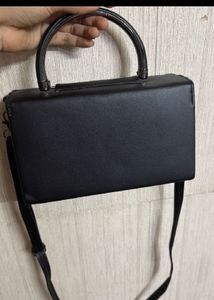Chic Black &amp; White Handbag