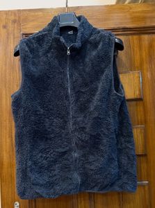 uniqlo Fleece Vest - Cozy & Stylish