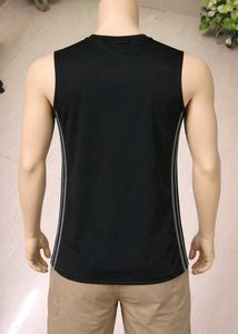 Adidas Sleeveless T-Shirt 🖤