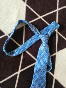 Printed Tie With Pocket Square