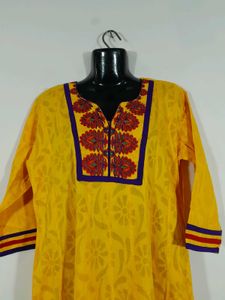Mustard Fellow Embroidered Kurta For Women's