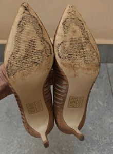 Luna Blu Elegant Tan Cut-Out Heels