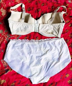 White Lace Padded bra with brief