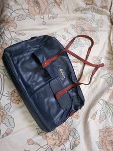 Stylish &amp; Spacious Blue Tote Bag