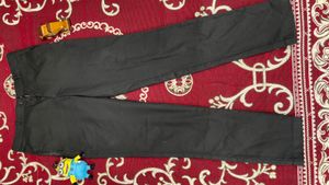 Black trouser 32 size no flaws