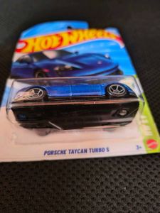 Hot Wheels Porsche Taycan Turbo S