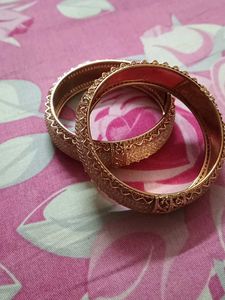 Elegant Gold-Tone Bangle Set