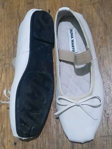 Luna Martin Elegent Ballet Flats with Bow Detail