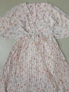 Elegant Floral Print Pleated Dress
