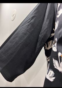 YUMI BLACK SWAN TOP
