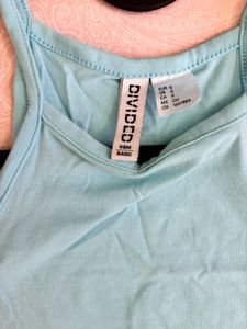 ✨H&amp;M Blue Basic Cropped Top – Size Small ✨