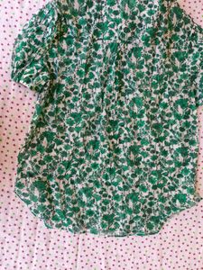 Chic Green Floral Print Button-Up Shirt