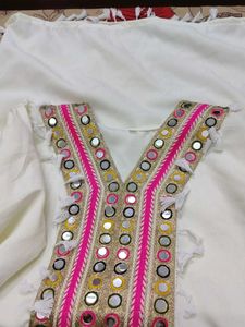 White Embroidered Kurta with Mirror Work