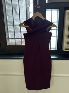 Chic Maroon Bodycon Dress - Size Small