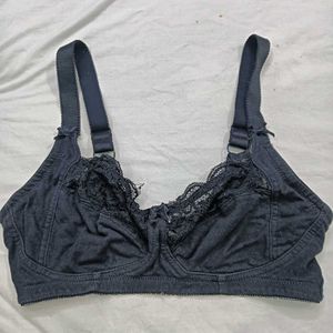 Comfortable🤎 Black Lace Trim Bra
