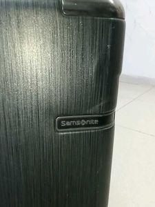 Samsonite Black Spinner Suitcase
