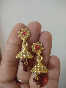 red jhumki earrings