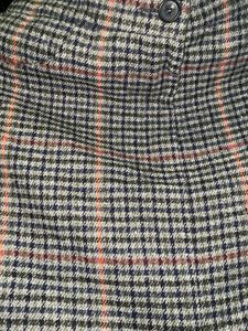 knee length skirt