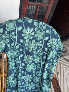 Beautiful Blue &amp; Green Floral Short kurta