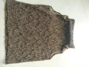 Stylish Turtleneck Sleeveless Top